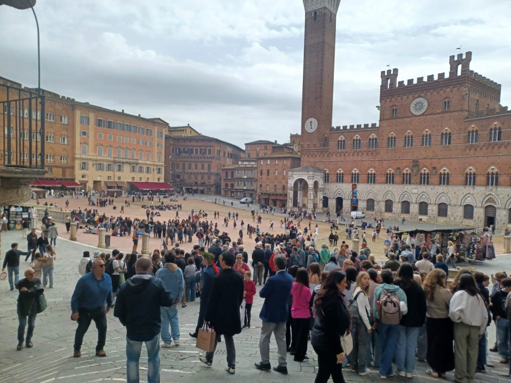 Foto 2 - Siena 04.25